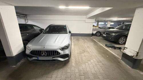 Tiefgaragenstellplatz - 