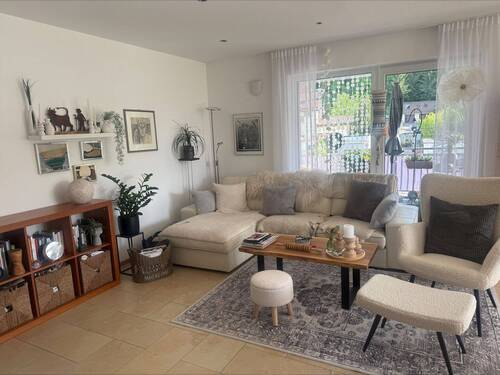 Wohnzimmer - 3 Zimmer Etagenwohnung zur Miete in Dingolfing