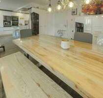 Familienglück auf großzügigem Raum Mehrgenerationenhaus mit Büro und Einliegerwohnung in Magstadt