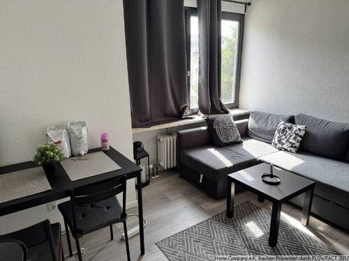 Wohnen - Zentrum, in ruhiger Lage: Kleine 2-Zi-Whng. mit Stellplatz