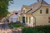 Hausansicht - 7 Zimmer Einfamilienhaus zum Kaufen in Wustrow