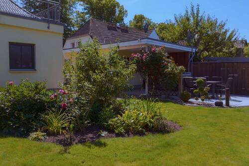 Garten und Terrasse - Einfamilienhaus mit 299,00 m² in Wustrow zum Kaufen