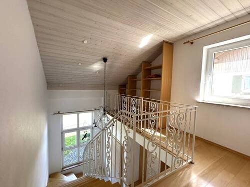  Treppenaufgang mit kleiner Galerie - 