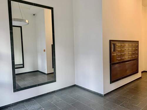 Treppenhaus - 1 Zimmer Etagenwohnung zur Miete in Berlin