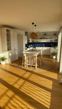 Offene Wohnküche - (KI generiert) - 4 Zimmer + 1 Homeoffice Luxus Pur Nähe 'Capitol'