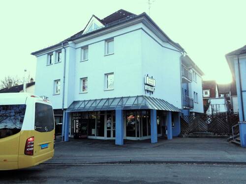 Hausansicht - 2 MINUTEN ZU STADTBAHN U 14, Großzügige, sofort beziehbare 1 12 Zi. DG - Gallerie - Wohnung in Stuttgart - Mühlhausen