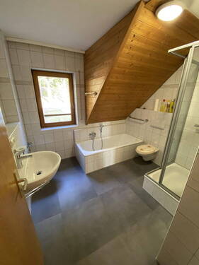 Bad, modernisiert - 