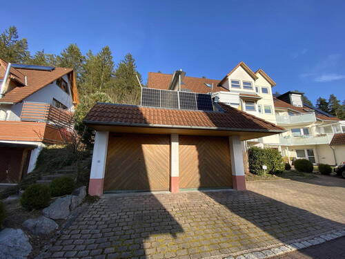 Garage links gehört zur Wohnun - 
