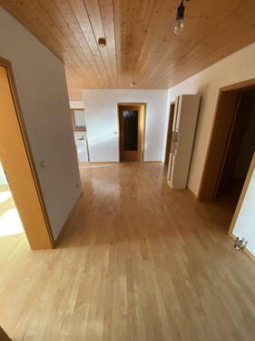 Fur Blick zur Küche - 4 Zimmer Etagenwohnung in St. Georgen