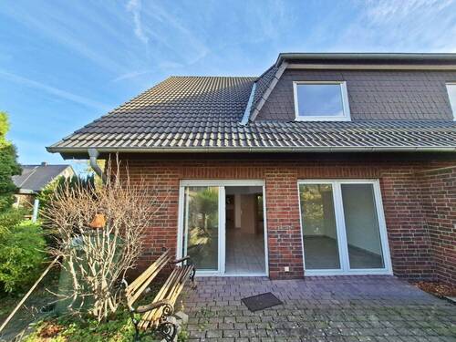 Terrasse - Ideal für Ihre Familie - charmante Doppelhaushälfte mit viel Platz und Potential in Minden