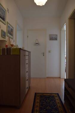 Flur.JPG - 3 Zimmer Etagenwohnung in Heidenau