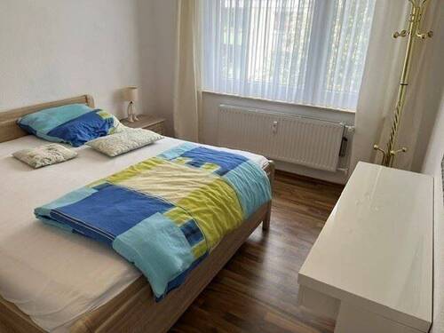 Schlafzimmer rechts - 