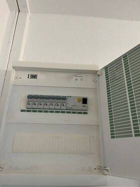 Sicherungenungen EBK+Bad erneuert - 