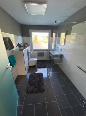 Bad - Mehrfamilienhaus, Wohnhaus mit 235,00 m² in Pattensen zum Kaufen