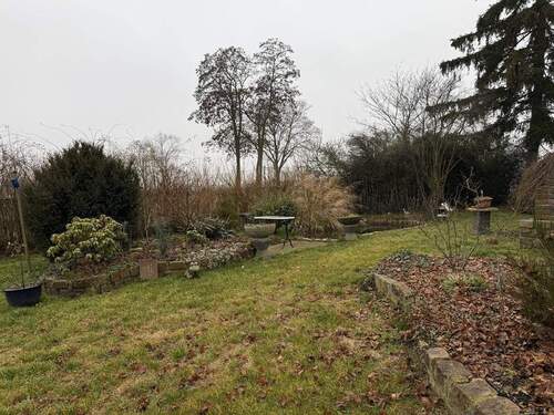 Erholungsgarten mit Teich - 