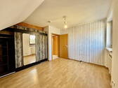 Schlafzimmer mit Einbauschrank - 2 Zimmer Etagenwohnung in Budenheim