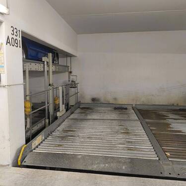 Tiefgaragenstellplatz - 