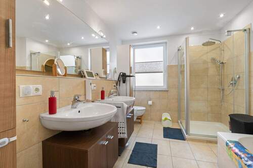 Badezimmer - Etagenwohnung mit 154,00 m&sup2; in Kempten (Allgäu) zum Kaufen