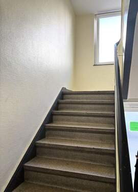 Treppenhaus - Etagenwohnung mit 57,60 m&sup2; in Krefeld zum Kaufen