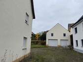 freistehendes Garagengebäude (mittig) - 6 Zimmer Einfamilienhaus zum Kaufen in Diespeck