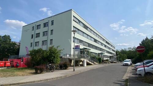 Seitenansicht Praxisräume - 