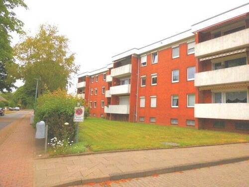 Objektansicht/Vorderseite - Sehr schöne 3-Zi.-Wohnung in ruhiger Lage von Lägerdorf zu vermieten!