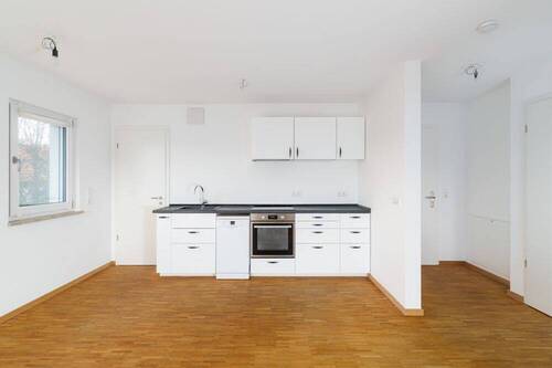 Küche und Eingang - 2 Zimmer Etagenwohnung zum Kaufen in Rottendorf