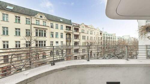 Balcony towards Bleibtreustrasse - 