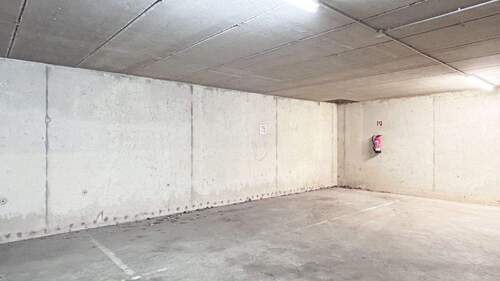 Tiefgaragenstellplatz - 