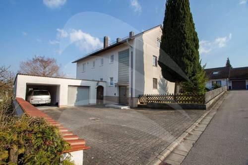 Nordwest Ansicht - Investmentchance: 3 Wohneinheiten plus zusätzliches Baugrundstück