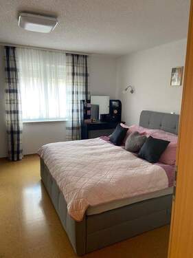Schlaafzimmer - 4 Zimmer Etagenwohnung zum Kaufen in Villingen-Schwenningen