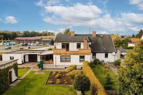 Rückansicht - 7 Zimmer Einfamilienhaus zum Kaufen in Satow