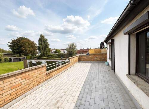 Terrasse OG - DHH rechts - 7 Zimmer Einfamilienhaus in Satow