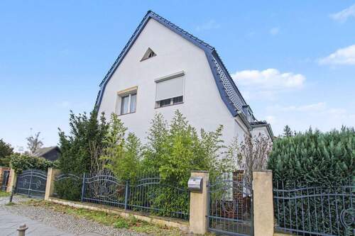 02. Ansicht Vorderhaus - 7 Zimmer Einfamilienhaus zum Kaufen in Berlin