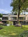 Gartenansicht - Design-Townhouse in exklusivem Villenpark - Idyllisch Wohnen mit viel Platz, Terrasse und Garten