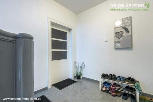 Hausflur EG - 1 Zimmer Mehrfamilienhaus, Wohnhaus in Kassel