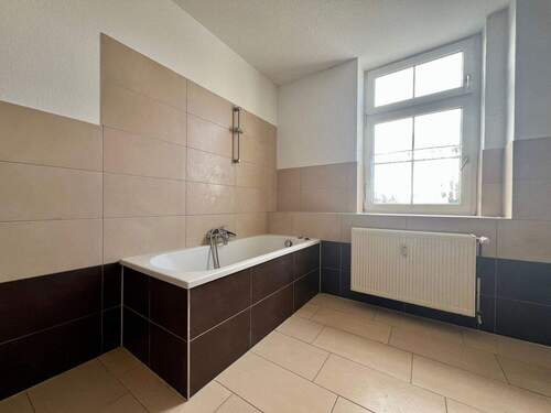 Tageslichtbad mit Wanne - 