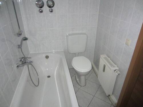 13 Bad - 2 Zimmer Etagenwohnung in Plauen