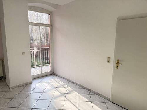Küche mit Balkon - Etagenwohnung mit 54,30 m&sup2; in Zwickau zum Kaufen