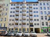 Frontansicht Gebäude - 2 Zimmer Etagenwohnung zum Kaufen in Berlin