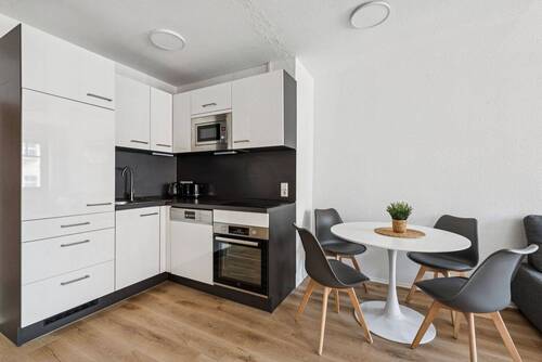 Wohnzimmer und Wohnküche - 