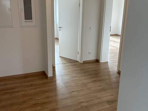 Flur/Eingangsbereich - 4 Zimmer Etagenwohnung zur Miete in Würzburg