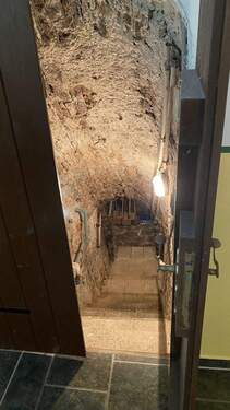 Eingang historischer Gewölbekeller - 