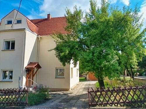 Außenansicht - Ruhiges Wohnen am Fuße des Gebirges