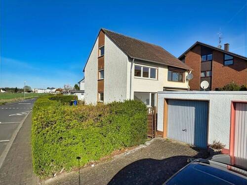 Rückansicht mit Garage - 