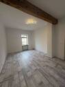 Wohnraum mit Fenster.jpg - 