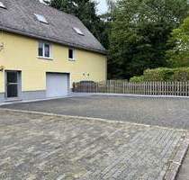 Gepflegtes Einfamilienhaus mit 2 Wohnungen und großem Grundstück (zusätzl. Bauplatz) - Ulmen Vorpochten