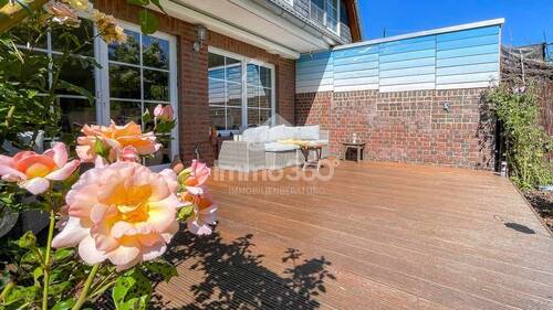 große Holzterrasse - 6 Zimmer Doppelhaushälfte zum Kaufen in Potsdam