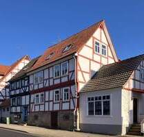 Komplettsaniertes Mehrgenerationen-Fachwerkhaus in Helsa
