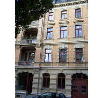 Frisch saniert, geräumige Altbauwohnung am Römerplatz - Zwickau-Innenstadt